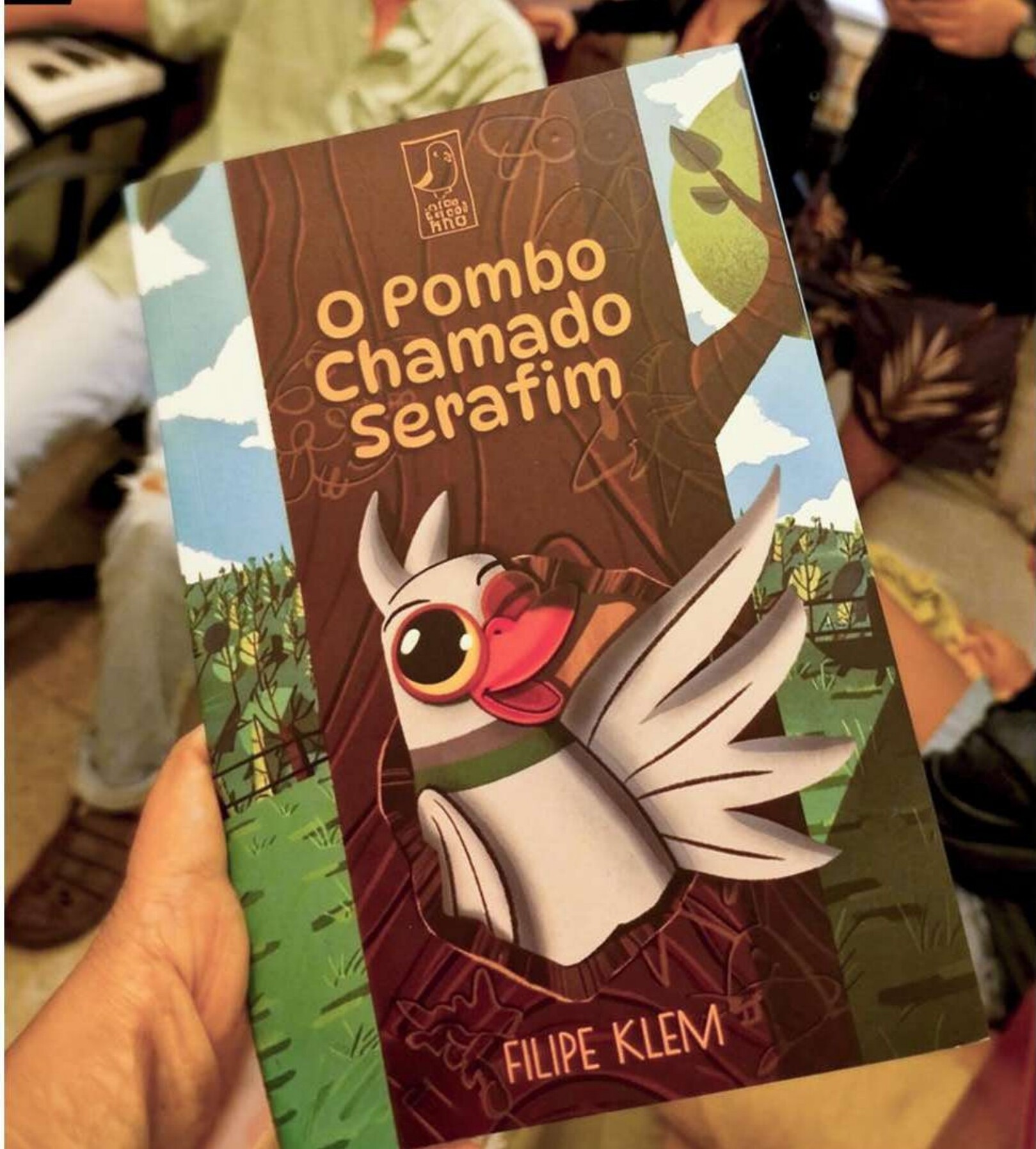 Capa do livro O Pombo Chamado Serafim